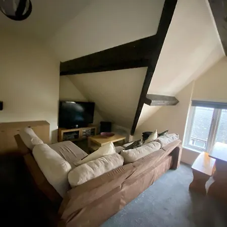 Aisha'S Attic Apartment Rhyl Exterior photo