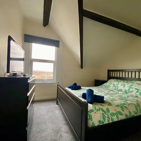 Aisha'S Attic Apartment Rhyl Exterior photo