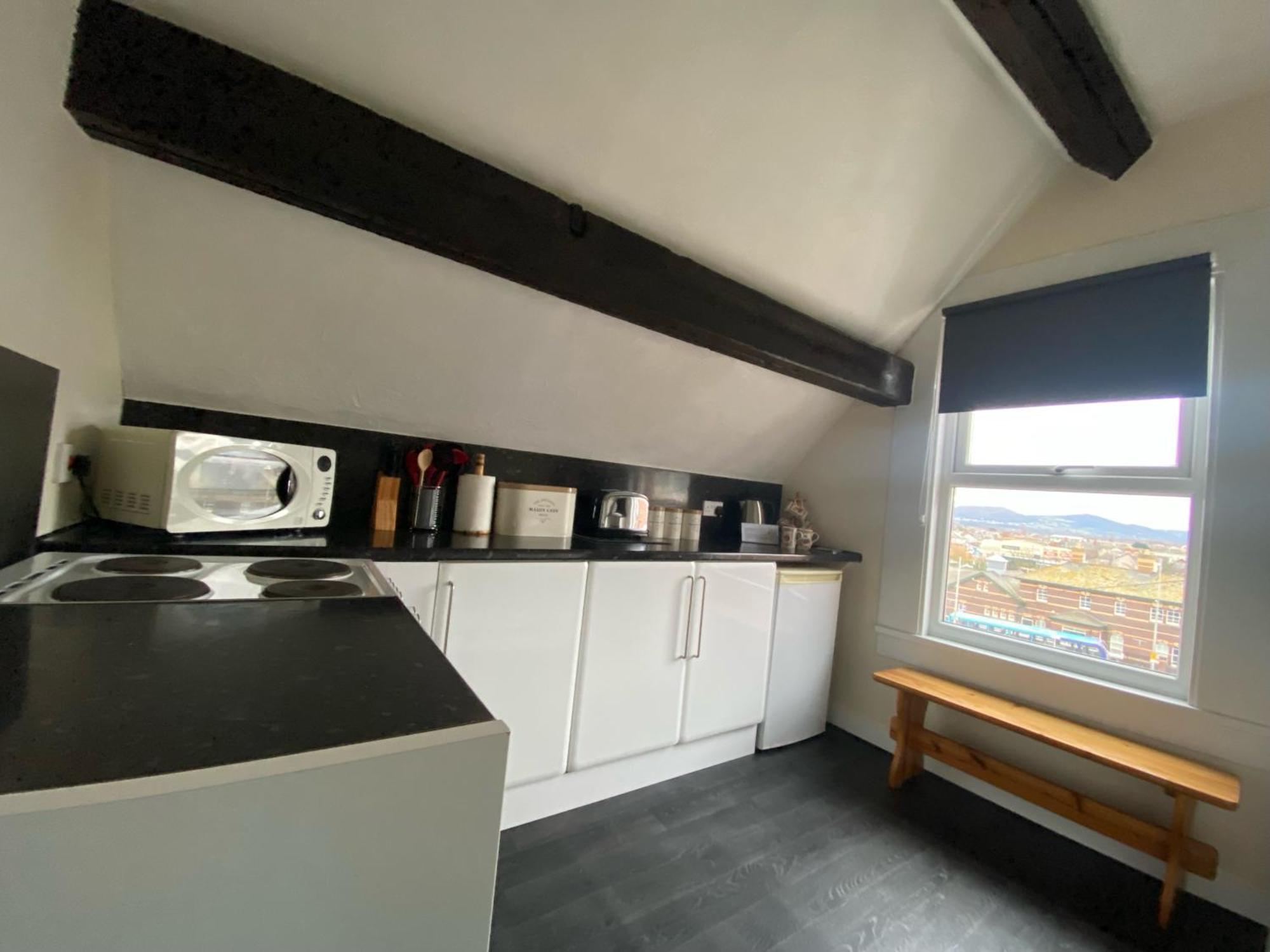 Aisha's Attic Apartment Rhyl